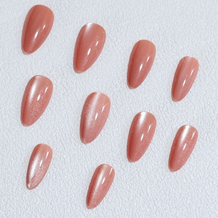 Luxurious artificial nails with glitter effect Bowlift
