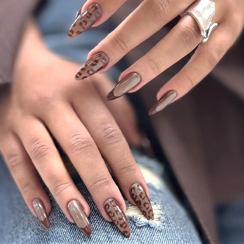 Trendy Press-On Nail Set Bowlift