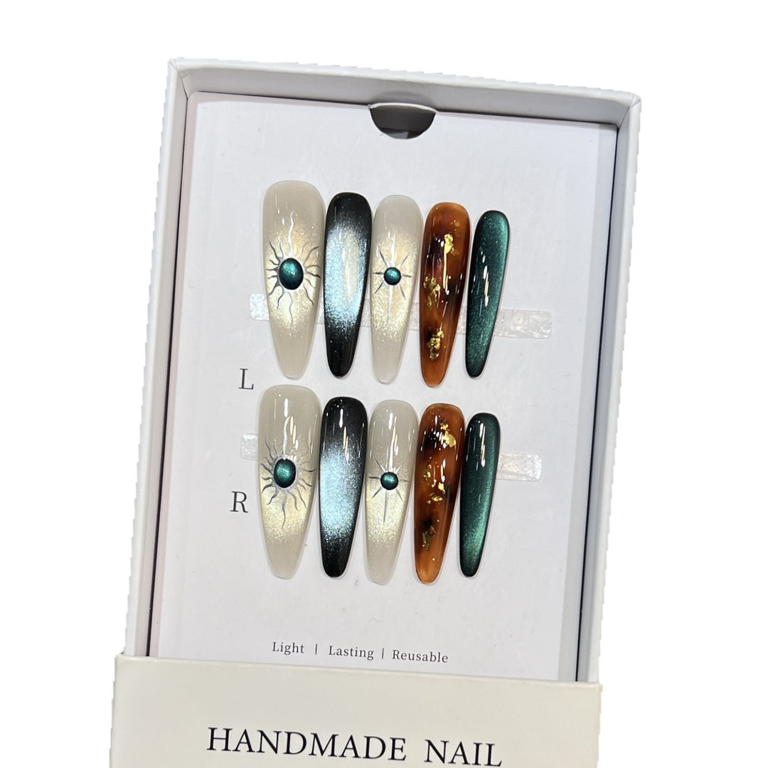 Extravagant Press-On Nail Art Set with Cosmic Theme Bowlift