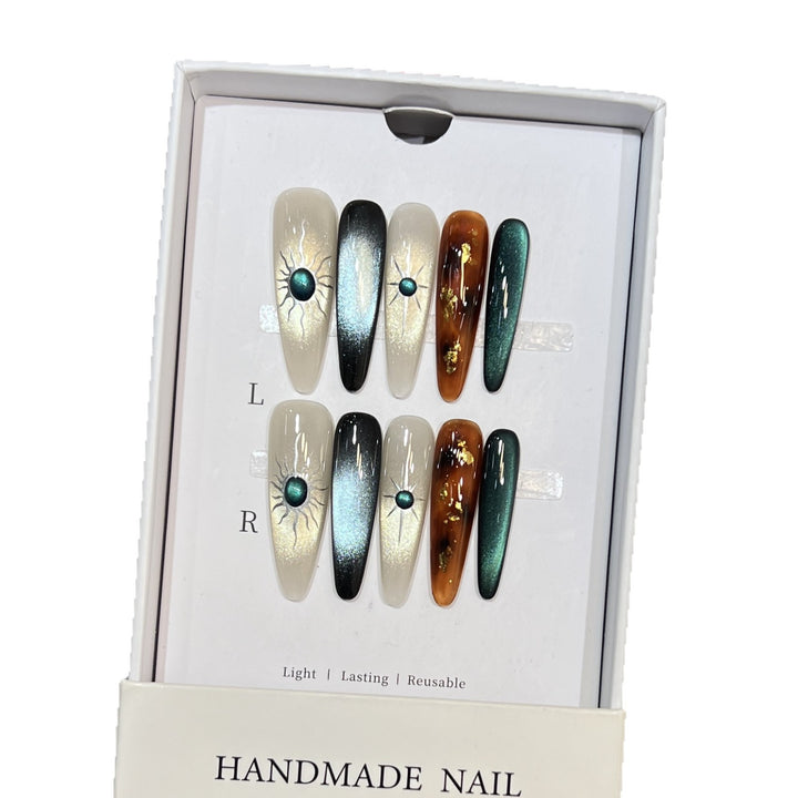 Extravagant Press-On Nail Art Set with Cosmic Theme Bowlift