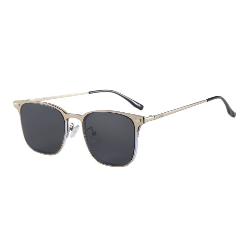 Women Trendy Square Sunglasses in Modern Design Bowlift