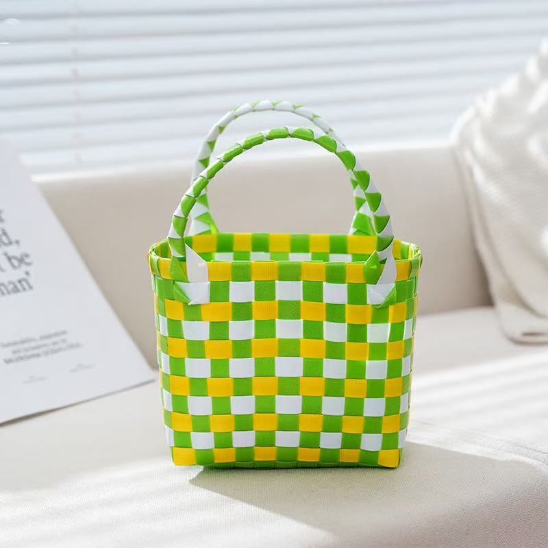 Handmade bag made of weather-resistant material Bowlift