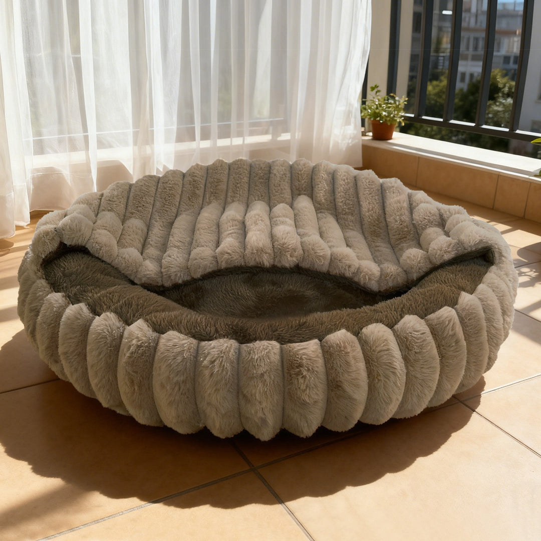 Ladies Cozy and Round Pet Bed with High Edge Bowlift