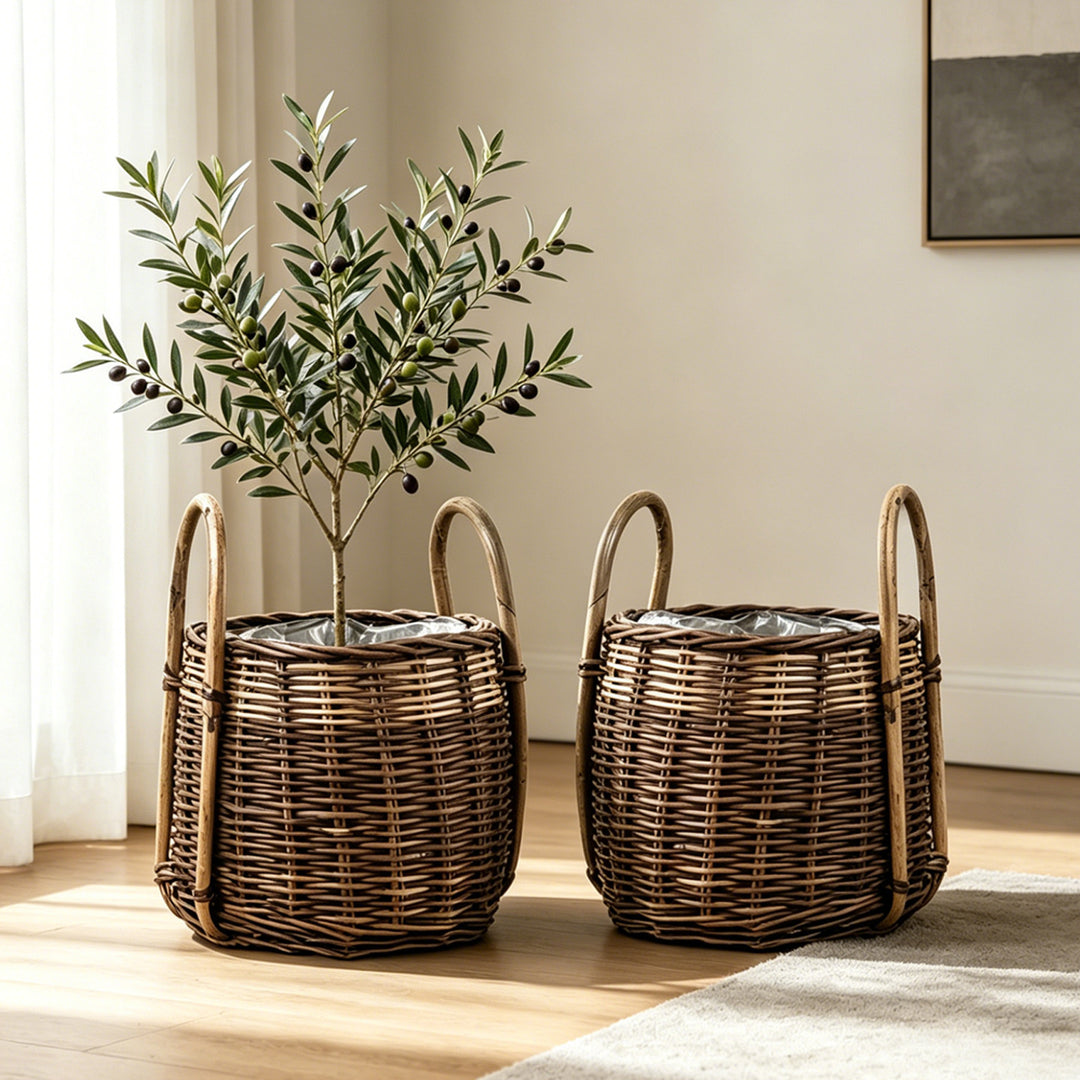 Handcrafted storage basket with natural fiber Bowlift