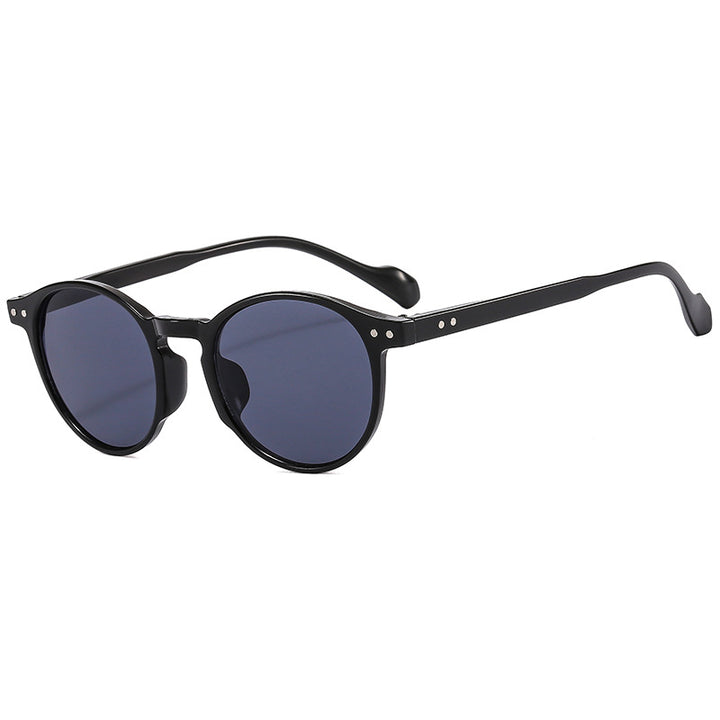 Women's trendy and stylish reading aid Bowlift