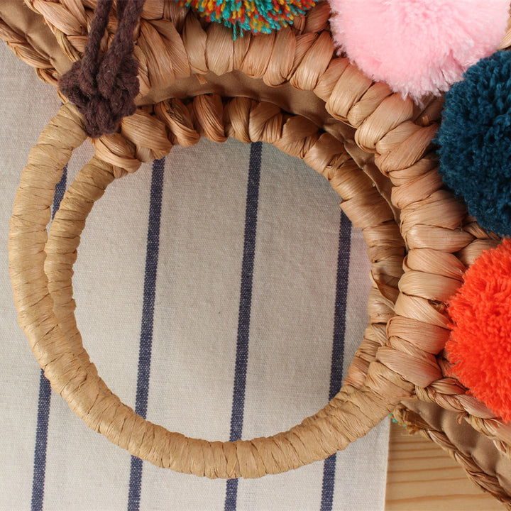 Beach bag with colorful pom poms Bowlift