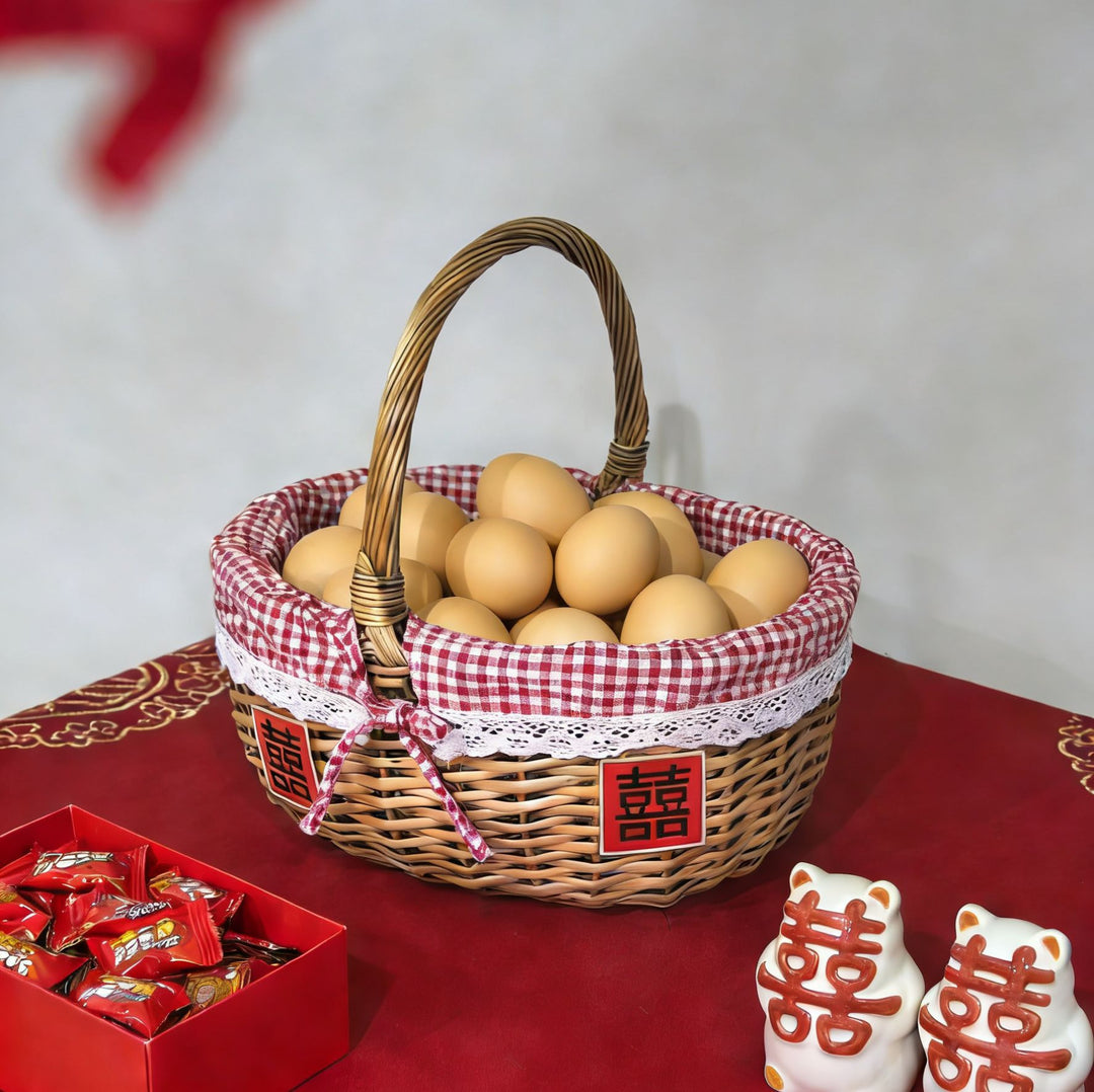 Women's braided basket with romantic gingham pattern Bowlift