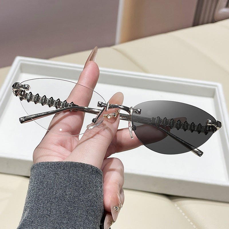 Women’s fashionable glasses with pointed accents Bowlift