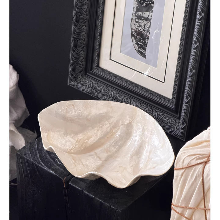 Decorative Shell-Shaped Serving Bowl