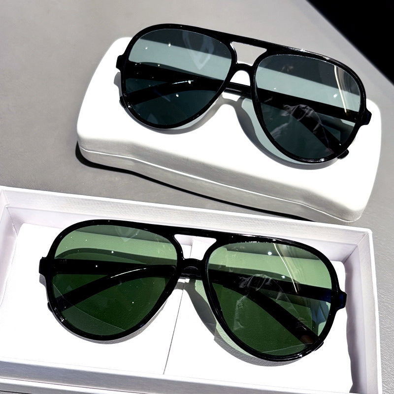 Retro Pilot Style Sunglasses Bowlift