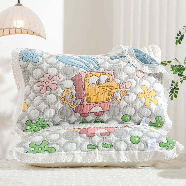 Women's pillow with charming elephant motif and delicate lace edge Bowlift