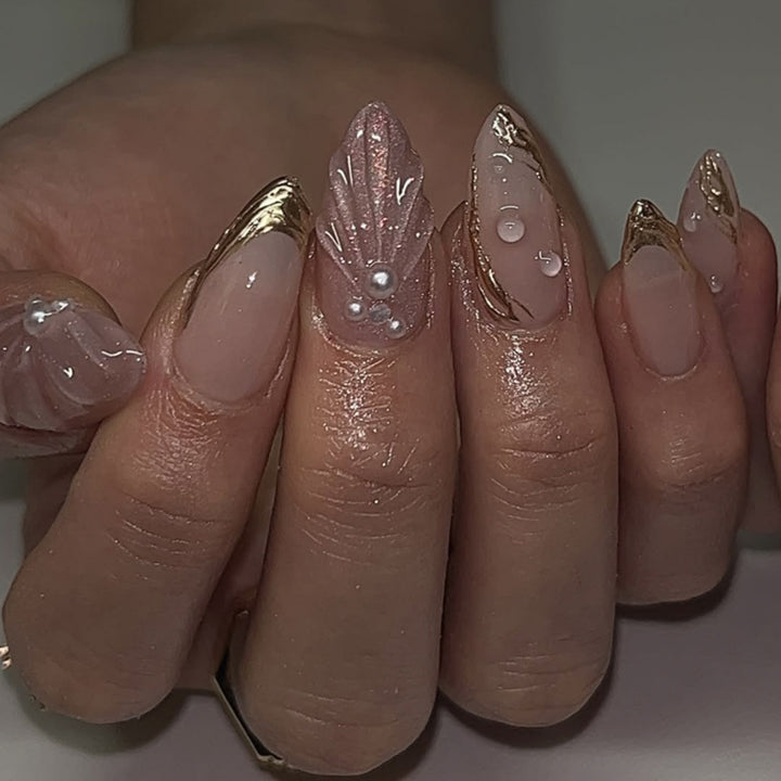 Artistic Nail Art with elegant relief design Bowlift