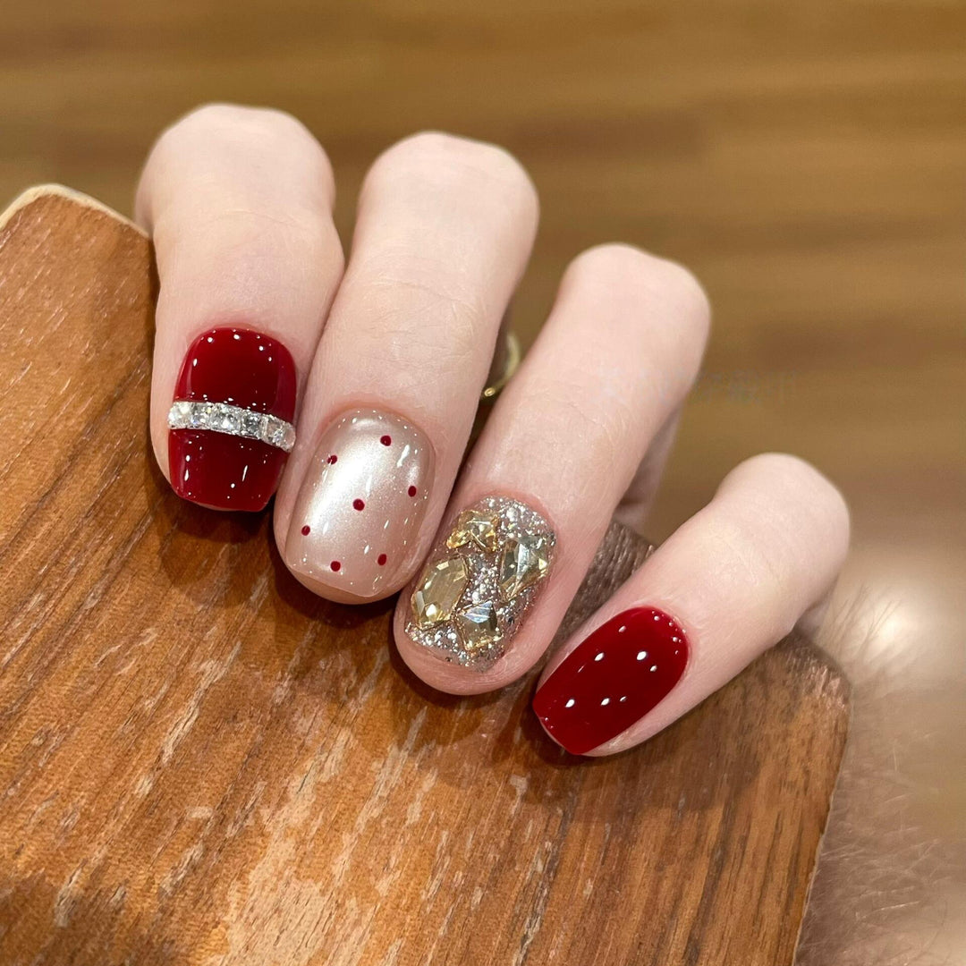 Glamorous artificial nails with sparkling rhinestones Bowlift