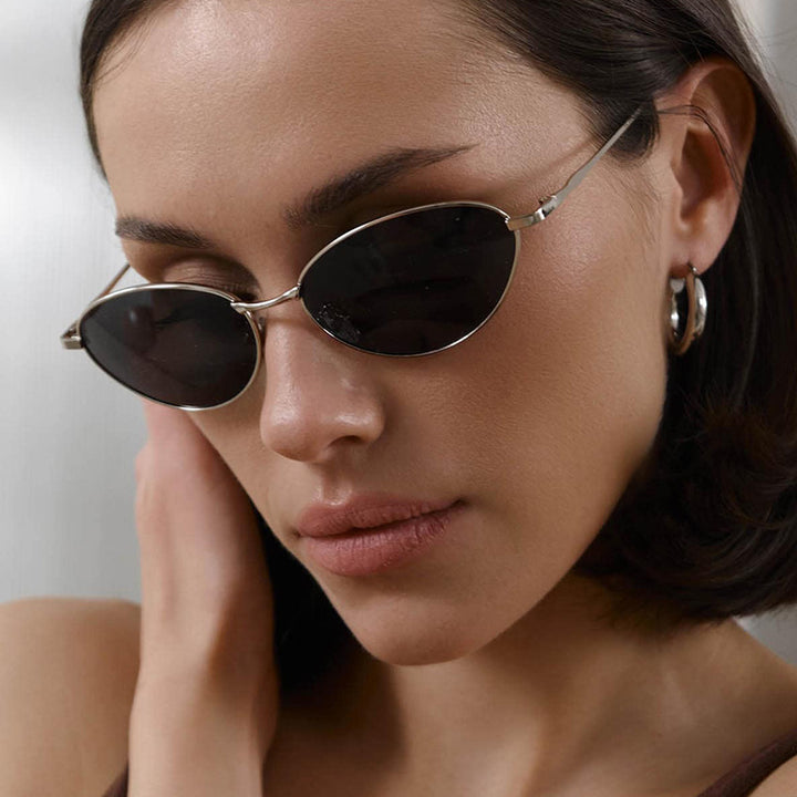 Women’s stylish sunglasses in elegant oval design Bowlift