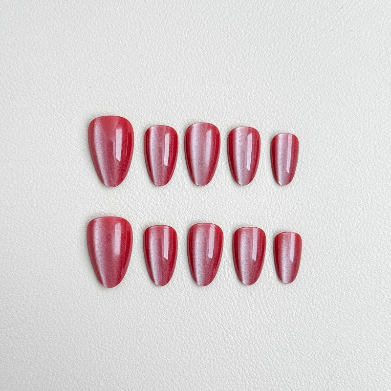 Elegant artificial nails with shimmering finish Bowlift