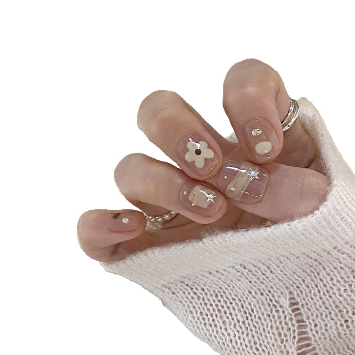 Artificial nails with elegant floral designs Bowlift