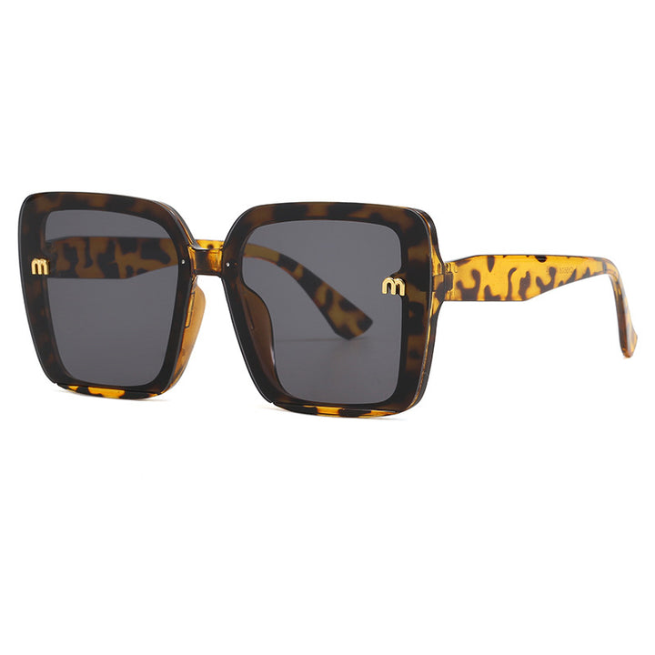 Women's oversized square sunglasses with elegant frame Bowlift