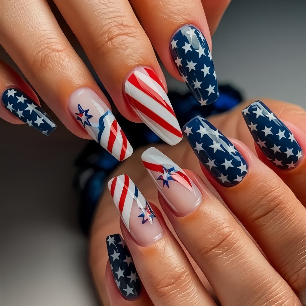 Artful nail tips in patriotic design Bowlift