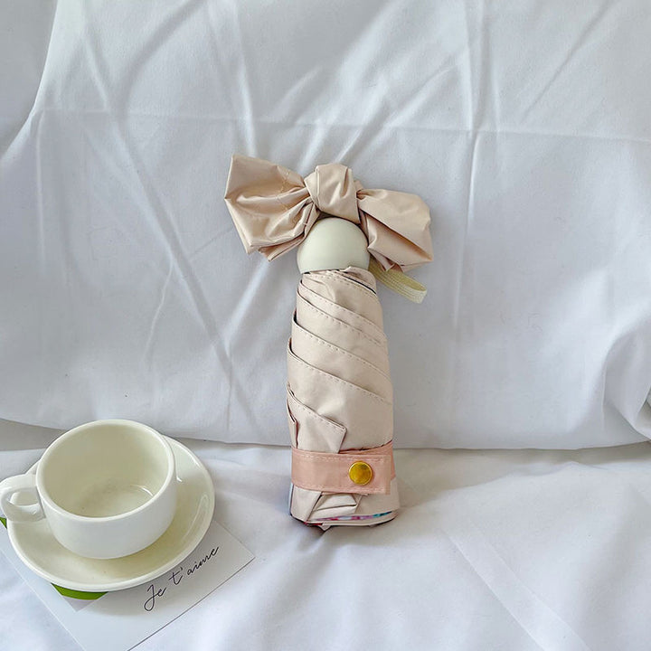 Ladies folding umbrella with cheerful strawberry motif Bowlift
