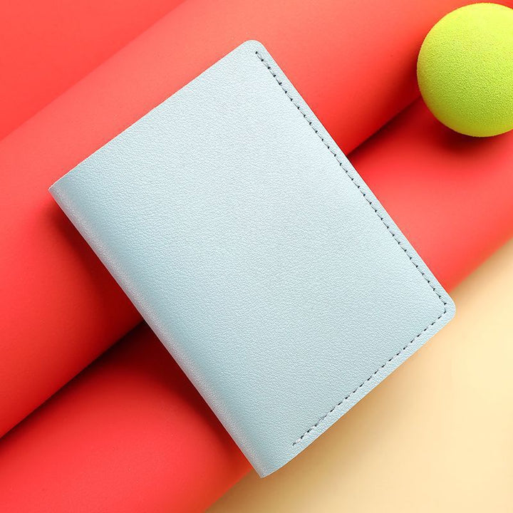 Sleek Leather Cardholder Bowlift