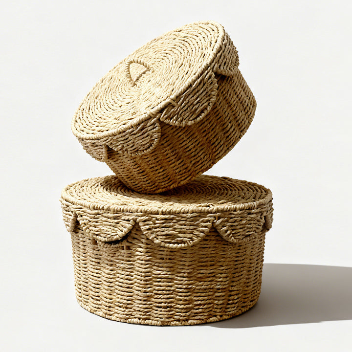 Rustic storage basket with lid Bowlift