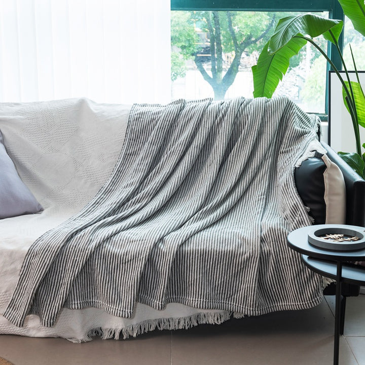 Ladies' Throw Blanket Bowlift