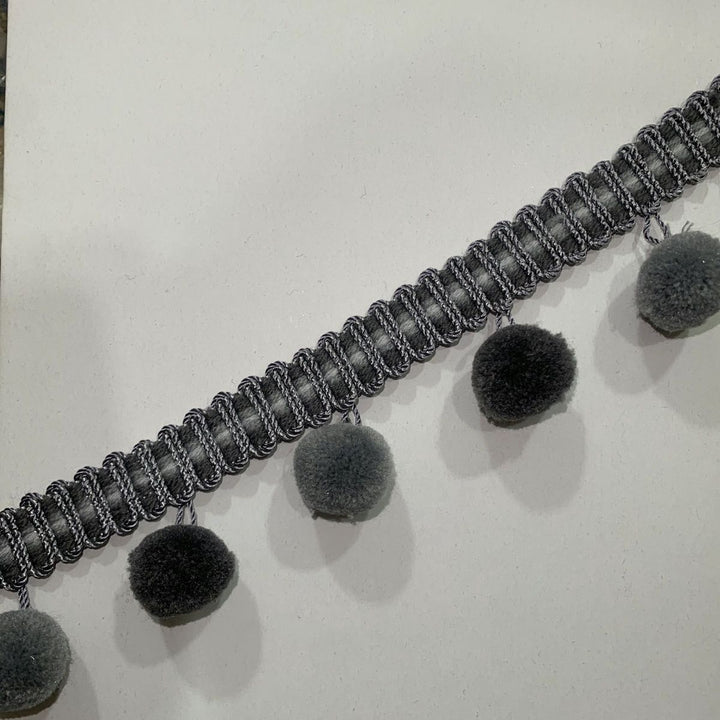 Decorative Pompon Belt Bowlift