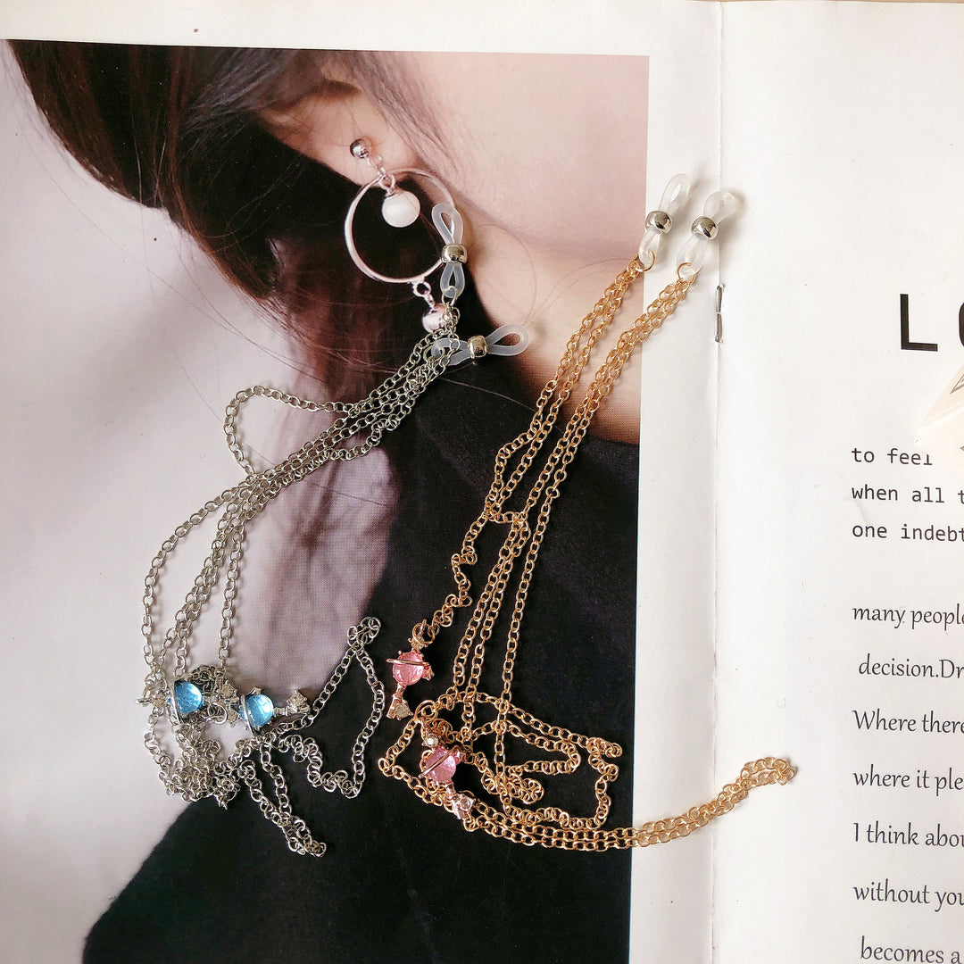 Elegant Dual-Tone Eyewear Chain Bowlift