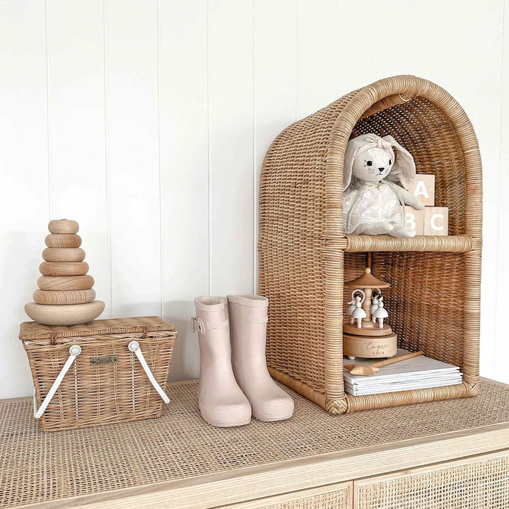 Handmade shelf made of woven rattan Bowlift