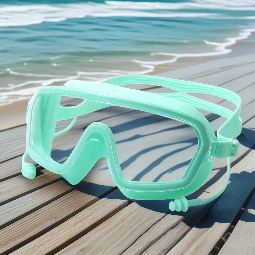 Diving mask with flexible silicone edge Bowlift