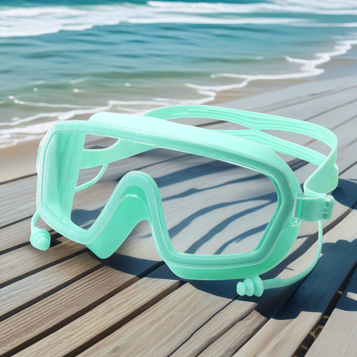 Diving mask with flexible silicone edge Bowlift