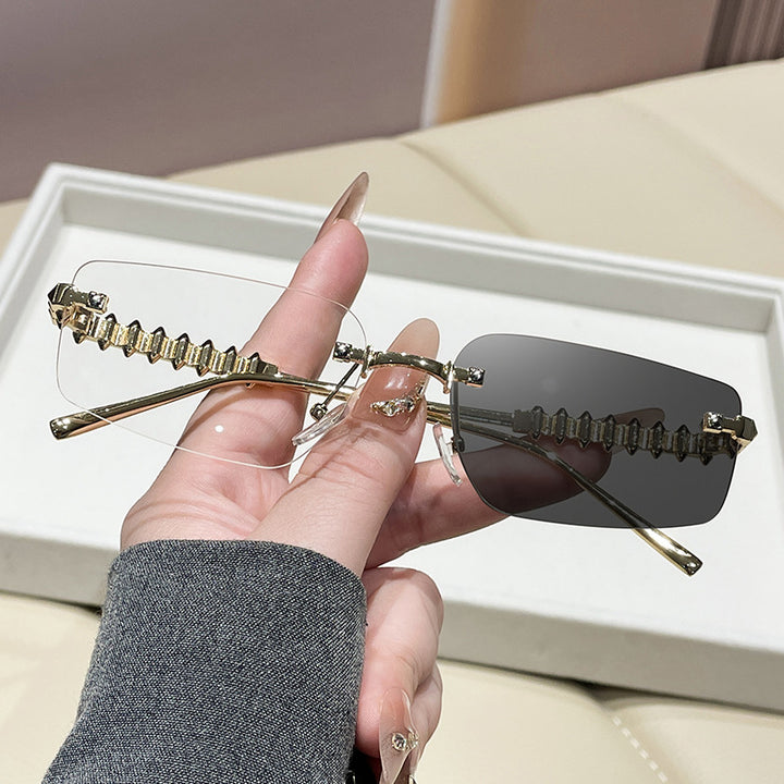 Women's fashion rectangular glasses with extravagant accents Bowlift