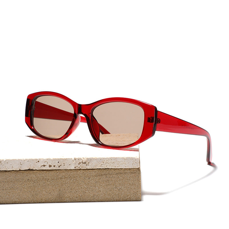 Ladies fashionable cat eye sunglasses with holographic design Bowlift