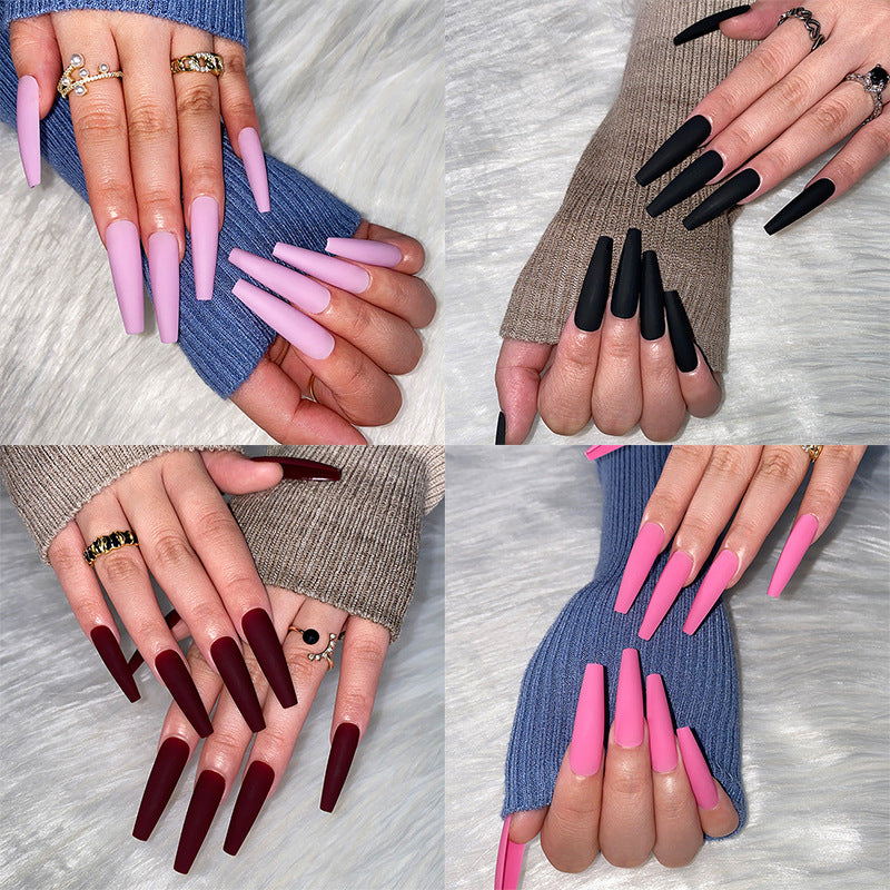 Artificial extensions in trendy stiletto style Bowlift
