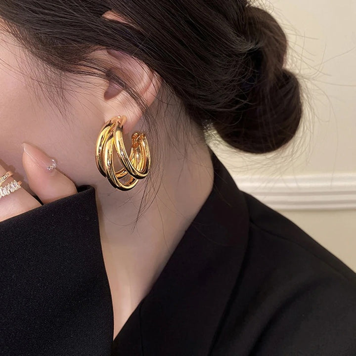 Fashionable Hoop Earrings Made of High-Quality, Polished Metal Bowlift