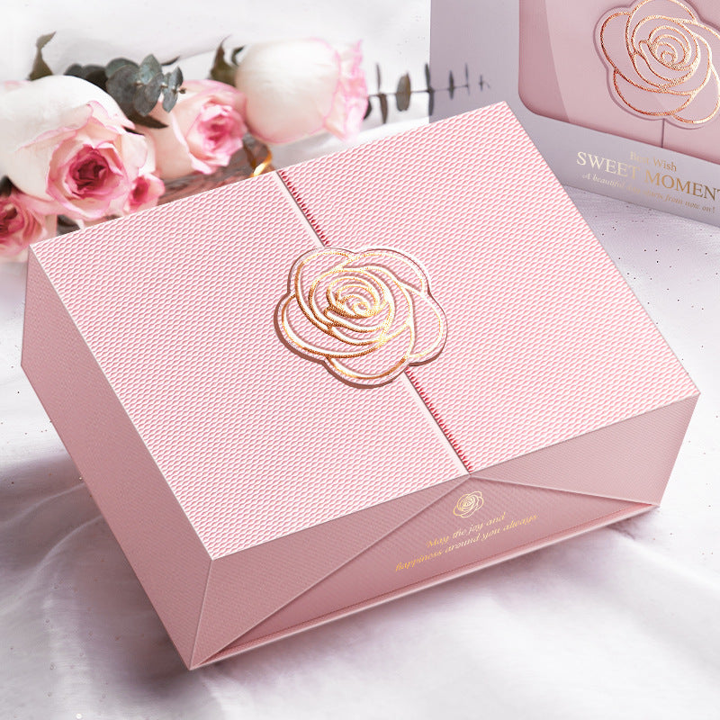 Luxurious rose-emblem gift box set with matching carry bag and magnetic closure Bowlift