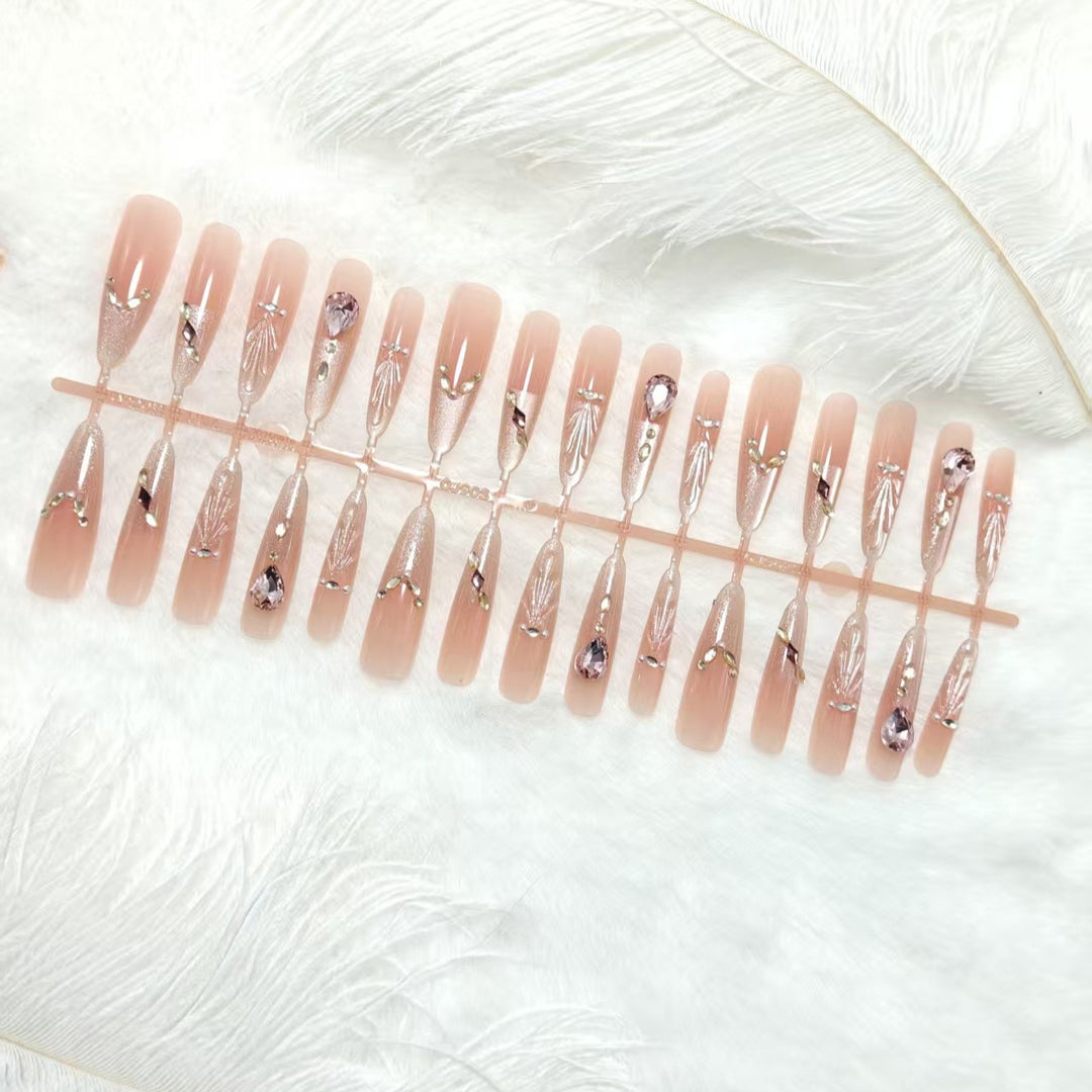 Artificial nails with luxurious decoration Bowlift
