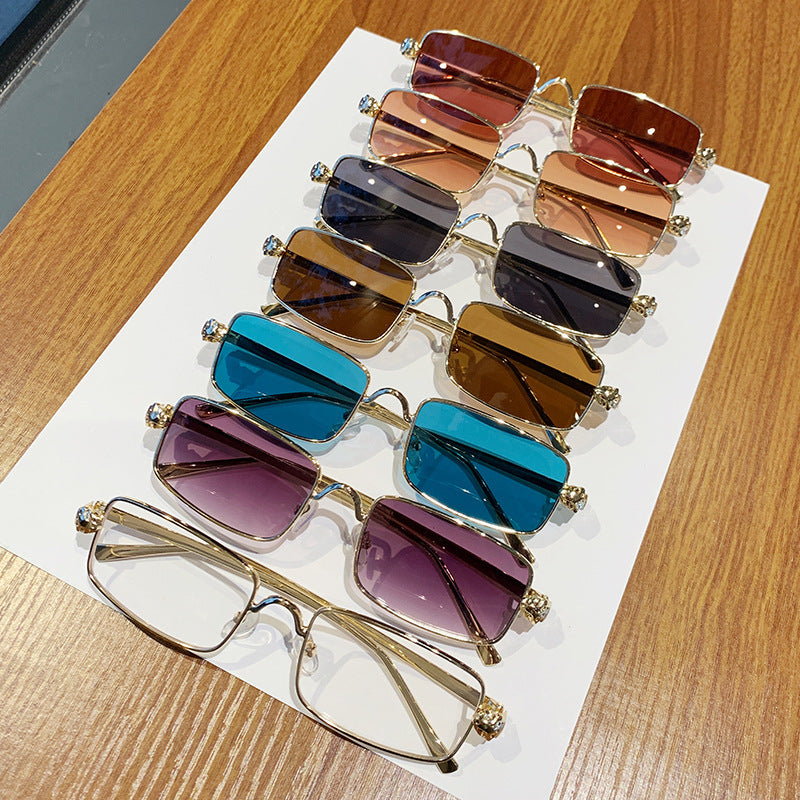 Ladies elegant square sunglasses with luxurious metal frame and UV protection Bowlift