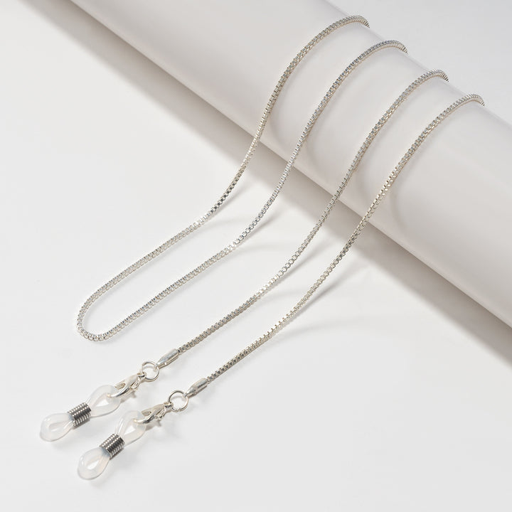 Minimalist Eyewear Chain Bowlift
