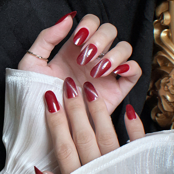 Glamorous artificial fingernails with shine and glitter effect Bowlift