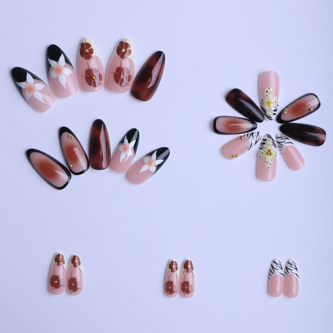 Artificial nails with exclusive 3D design and flower accents Bowlift