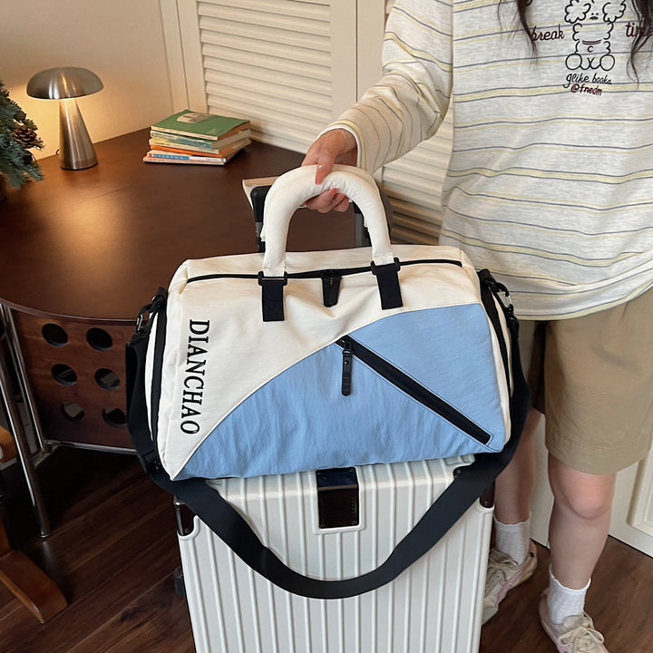 Sporty travel bag with various compartments and durable material Bowlift