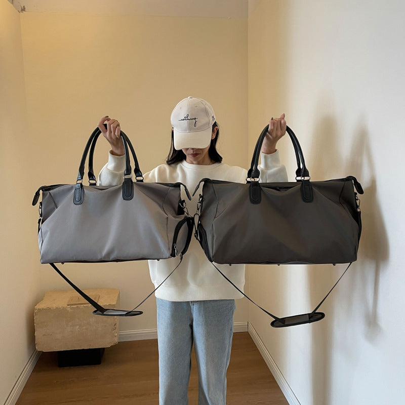 Elegantly Designed Travel Bag with Multifunctional Interior Compartments Bowlift