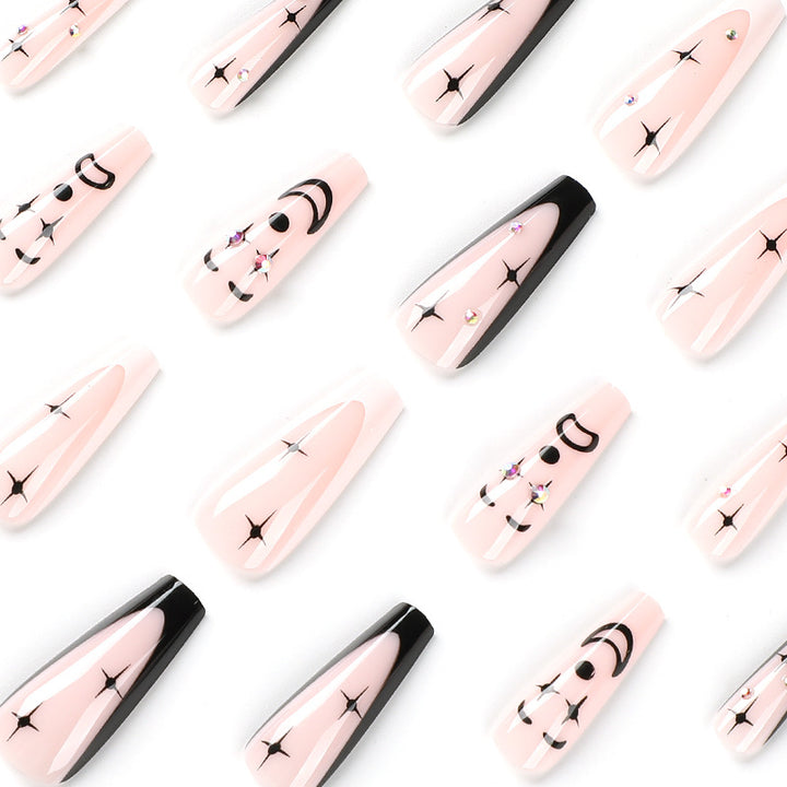 Nail art with heart and lip designs Bowlift
