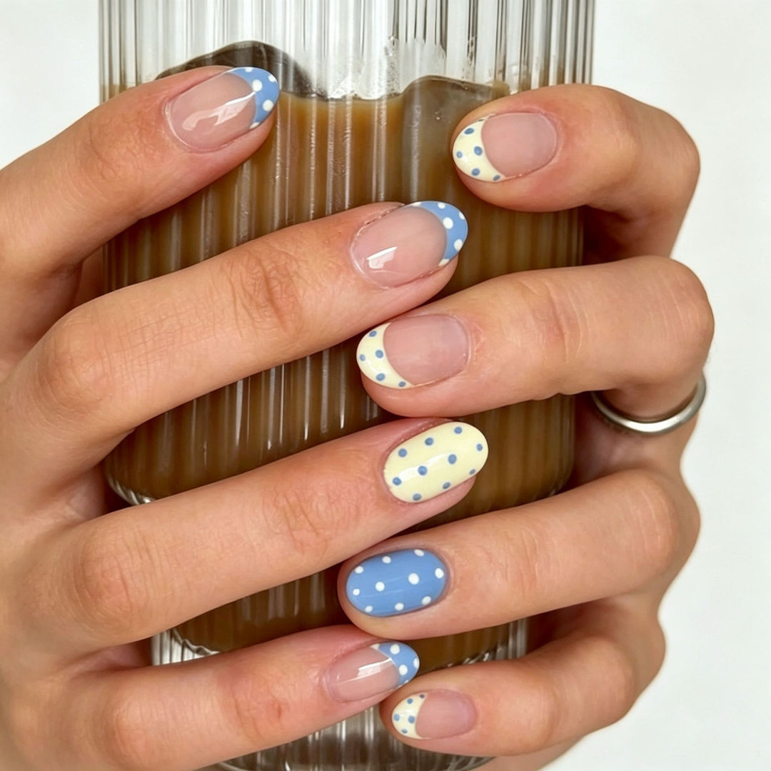 Elegant Press-On Nail Tips with Decorative Bow Bowlift