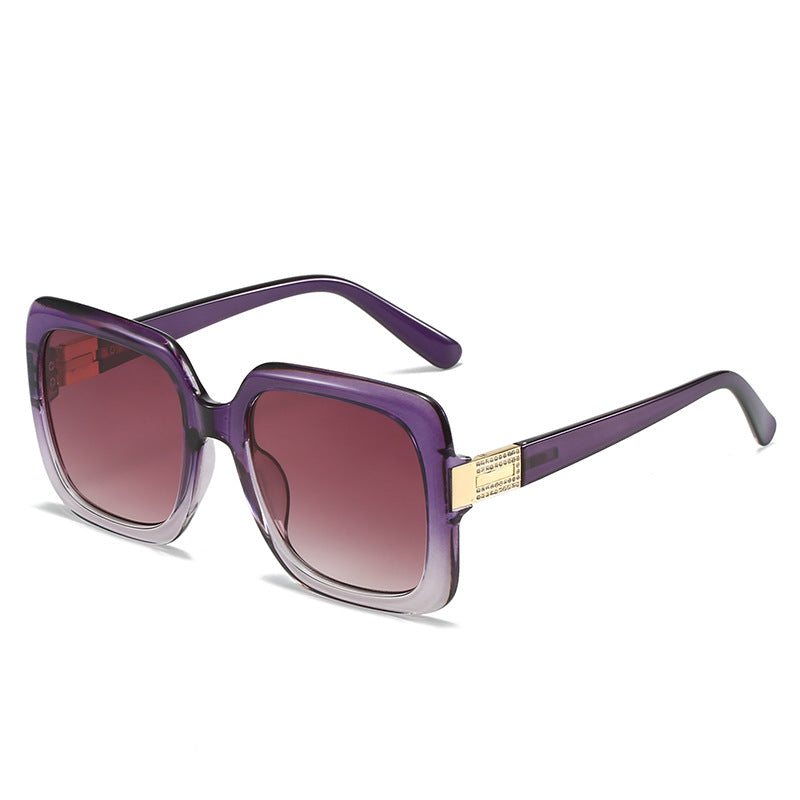 Women's elegant oversized sunglasses with luxurious metal accents Bowlift