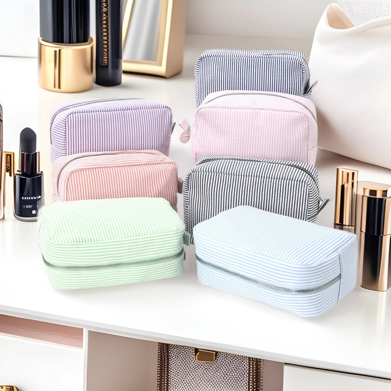 Cosmetic Organizer Bag Made of Textured Material Bowlift