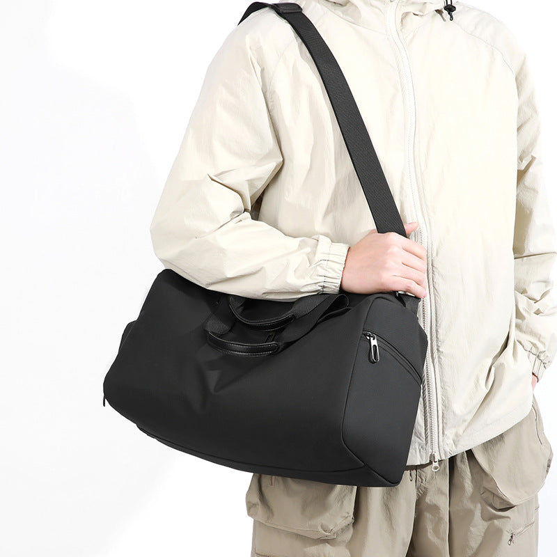 Multifunctional sports and travel bag with removable shoulder straps Bowlift