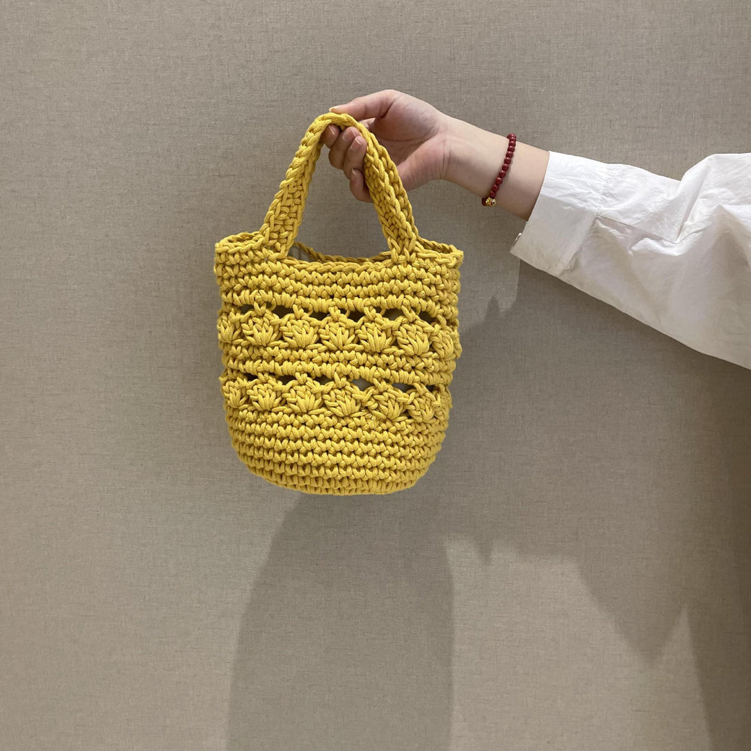 Fashionable handbag with stylish structure pattern Bowlift