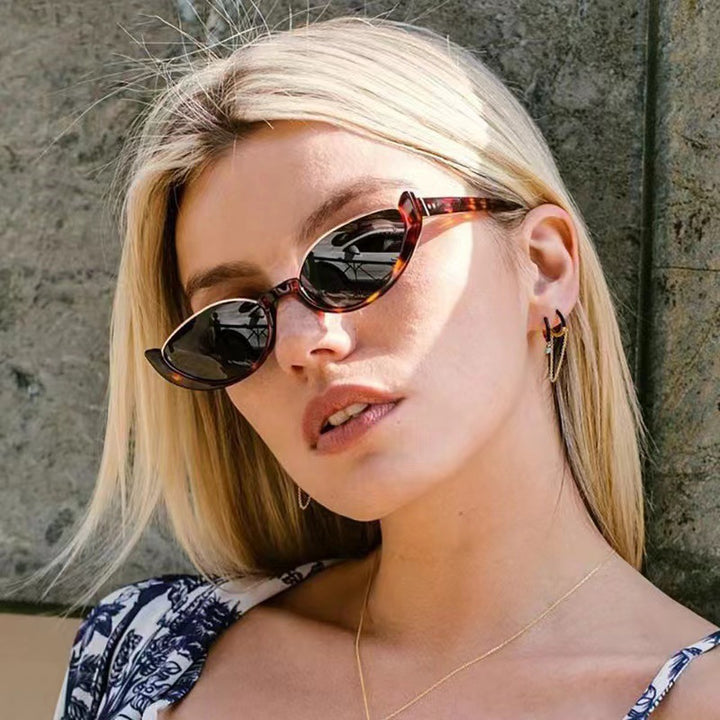Ladies Cat-Eye Sunglasses with subtle frame and polarized lenses Bowlift